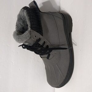 Koolaburra by UGG Women's Sylia Boot Size 6